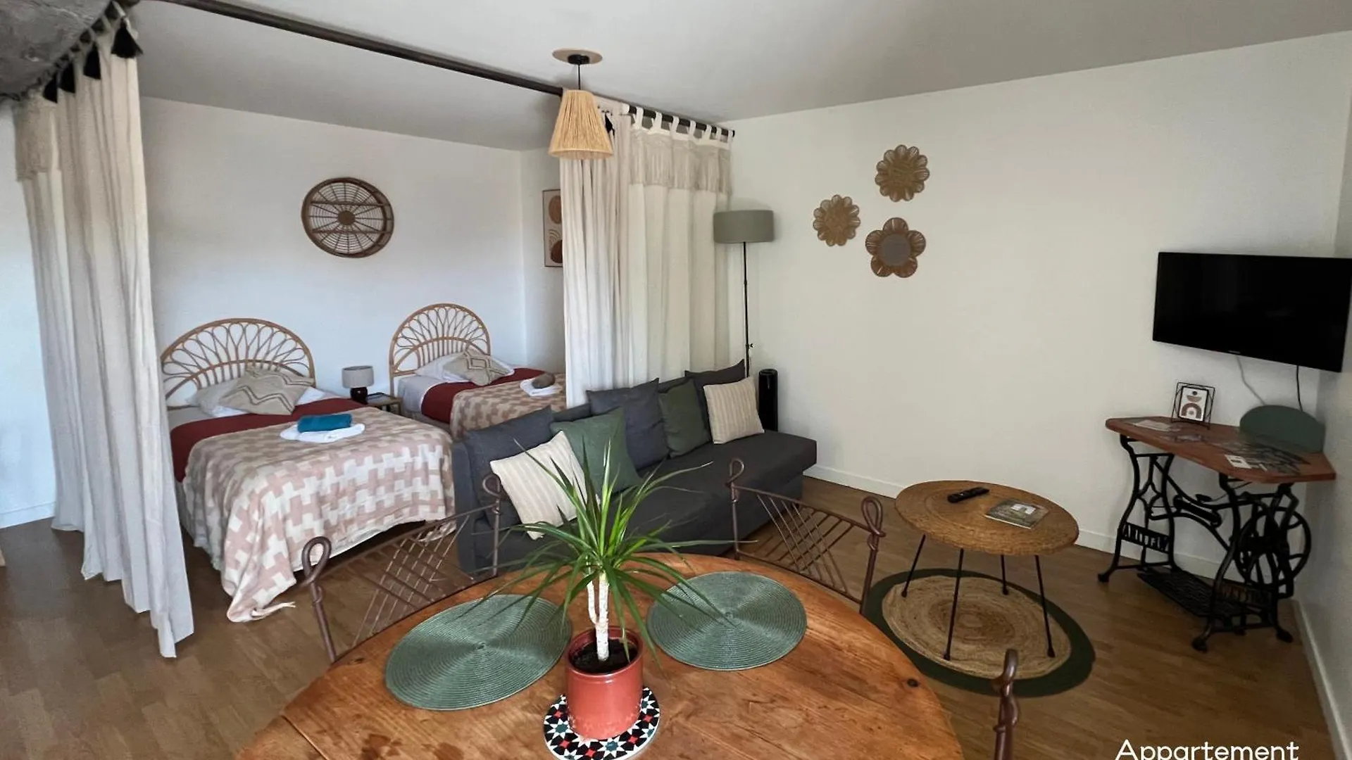 Domaine De La Terrasse Apartment Carbonne 0*,  France